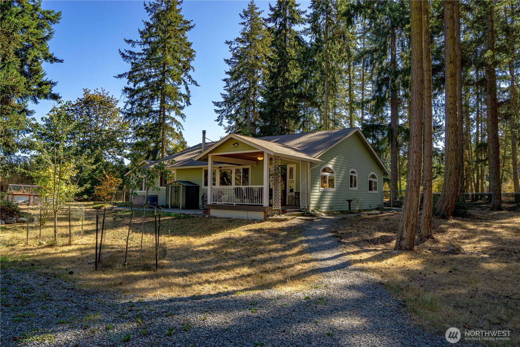 440 W Silberhorn Road Property Photo 4