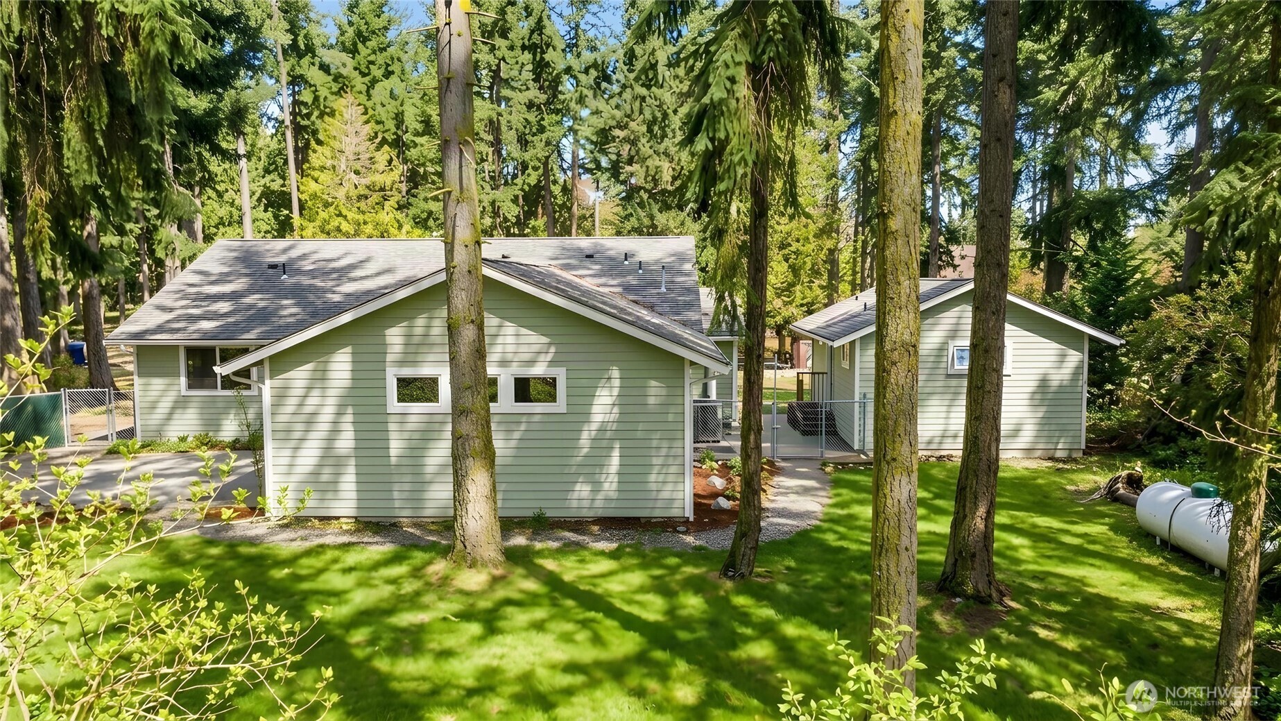 440 W Silberhorn Road Property Photo 6