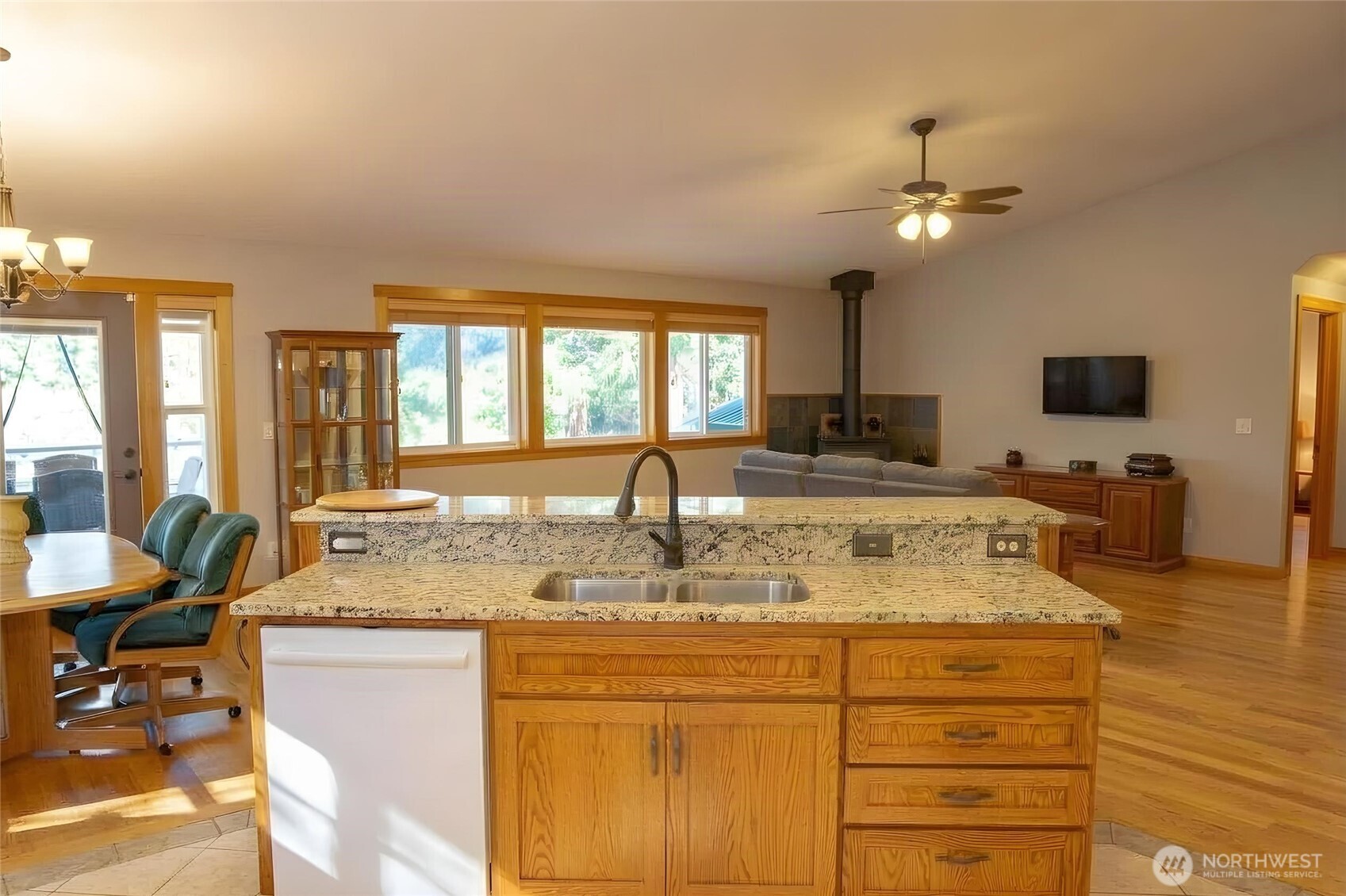 440 W Silberhorn Road Property Photo 10