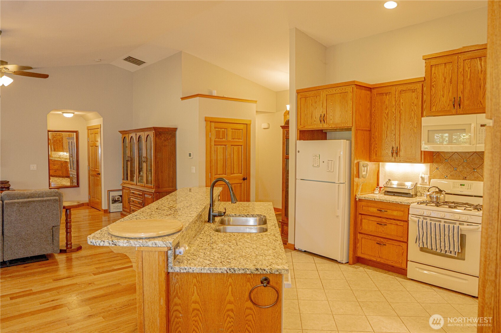 440 W Silberhorn Road Property Photo 13