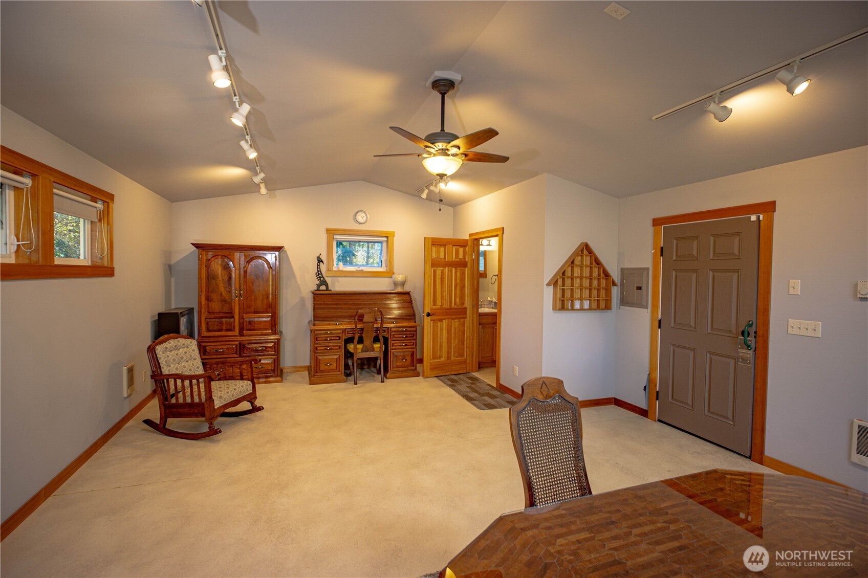 440 W Silberhorn Road Property Photo 36