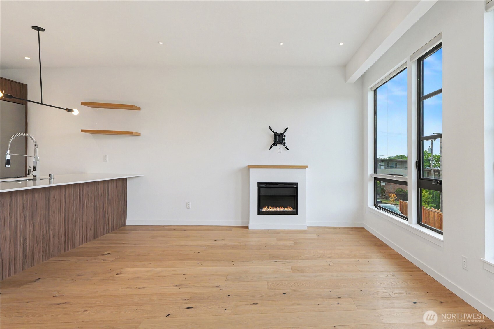 2609 31st Avenue B Property Photo 3