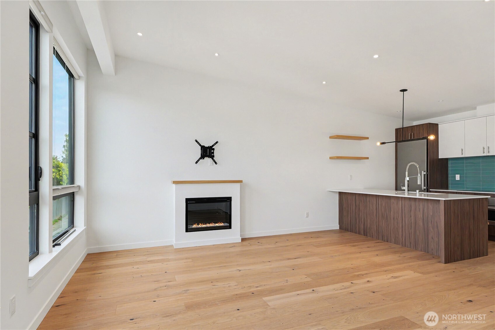 2609 31st Avenue B Property Photo 6