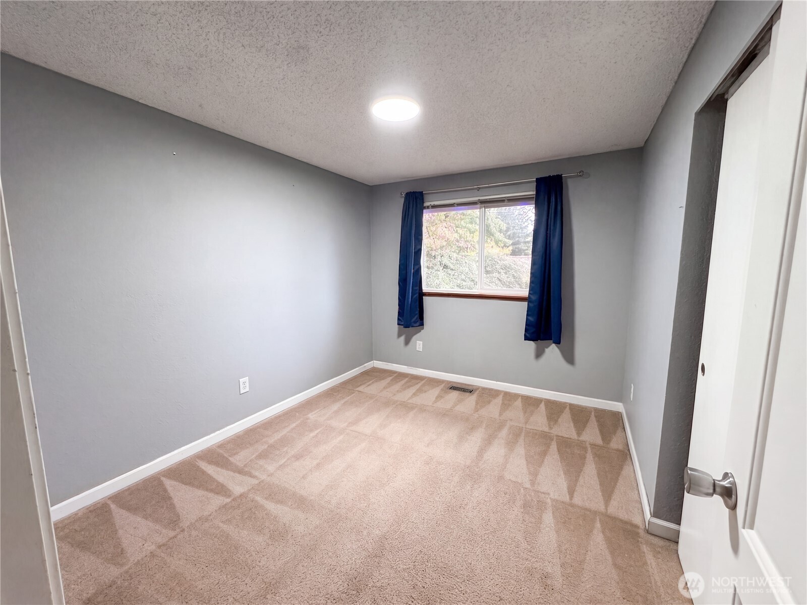 7022 160th Street Court Property Photo 7