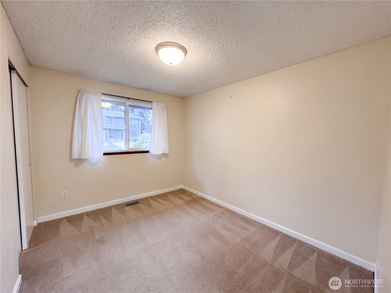 7022 160th Street Court Property Photo 8
