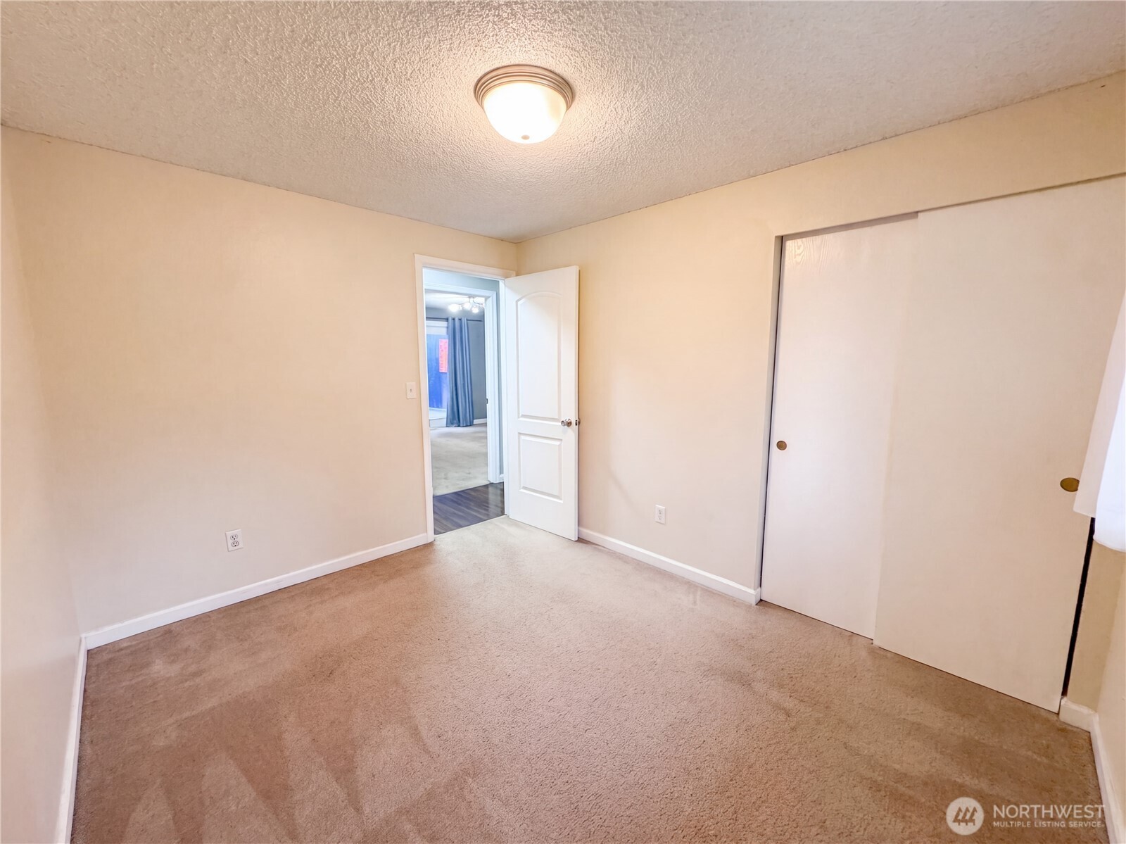 7022 160th Street Court Property Photo 9