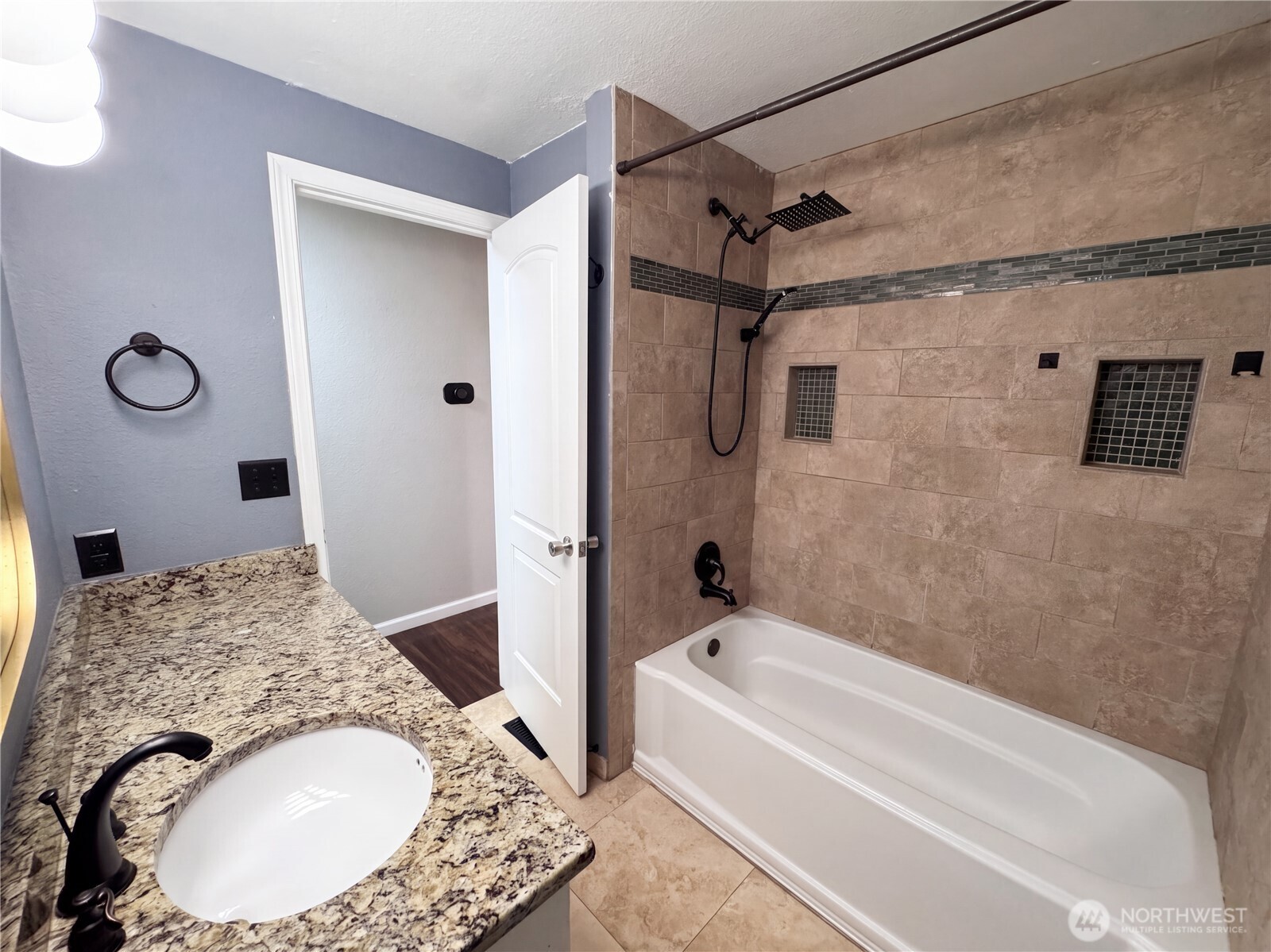 7022 160th Street Court Property Photo 11