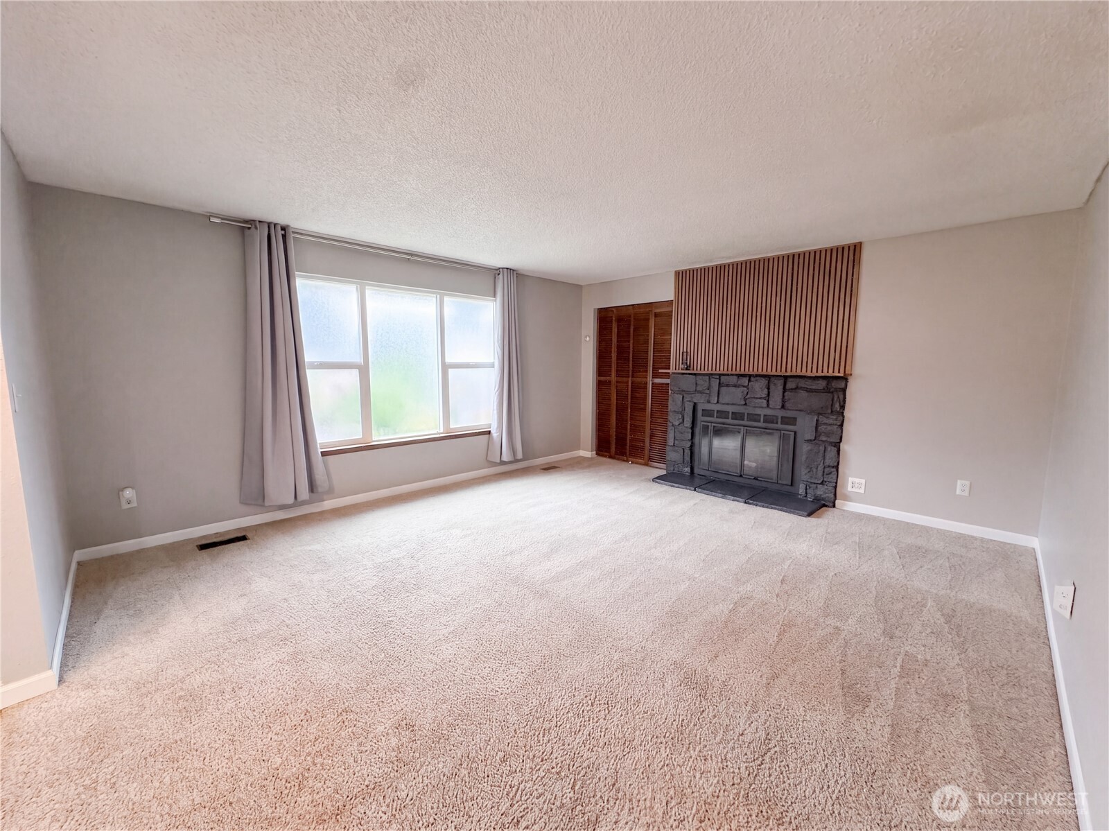 7022 160th Street Court Property Photo 16