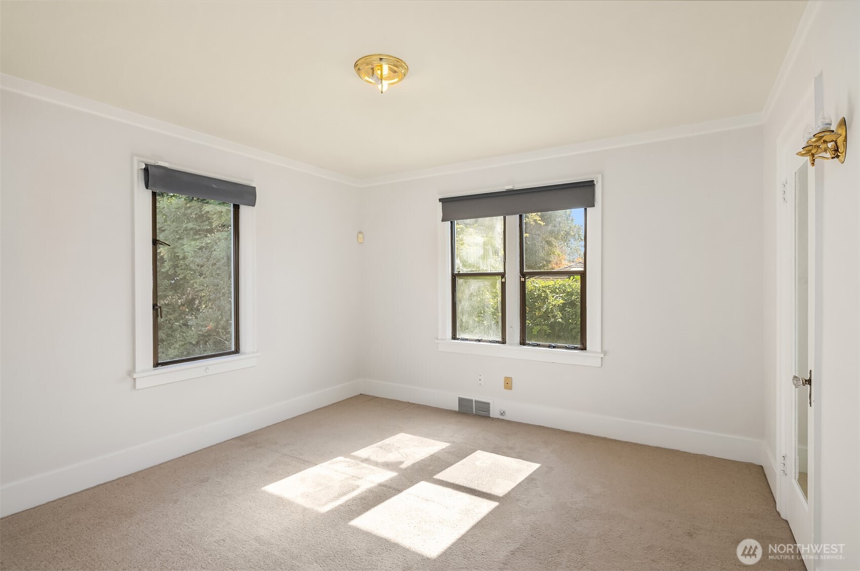 3838 38th Avenue Property Photo 13