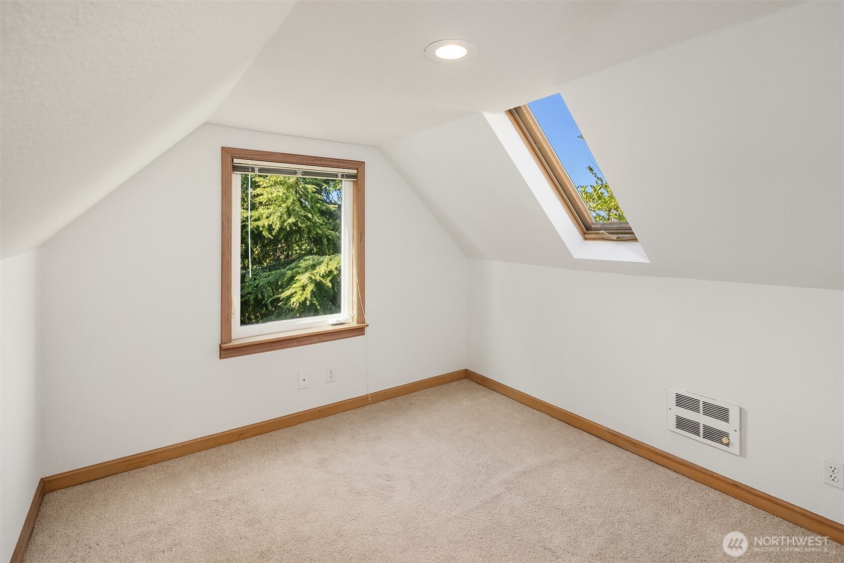 3838 38th Avenue Property Photo 18