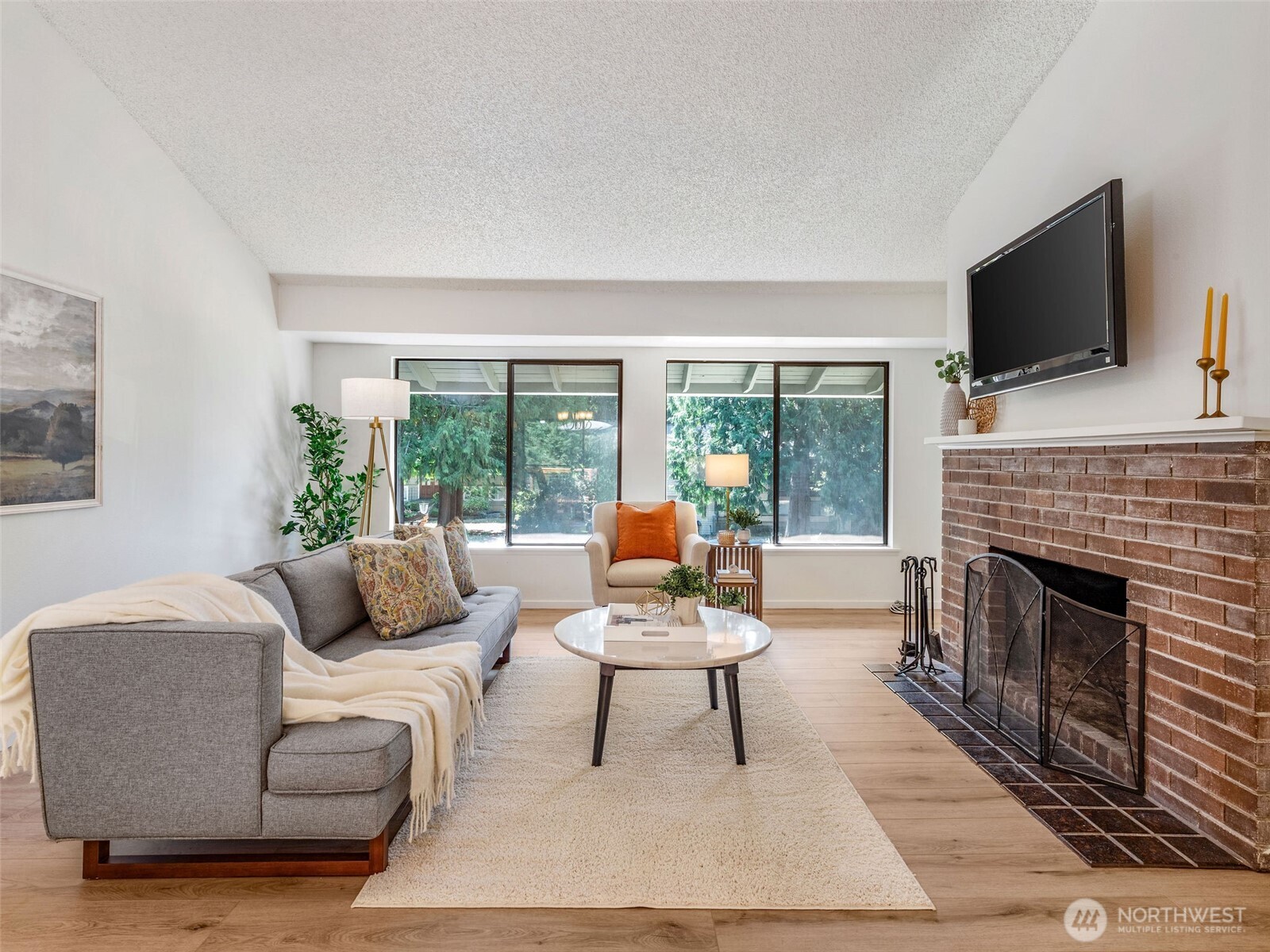 2114 Ne Bartre Court Property Photo 4