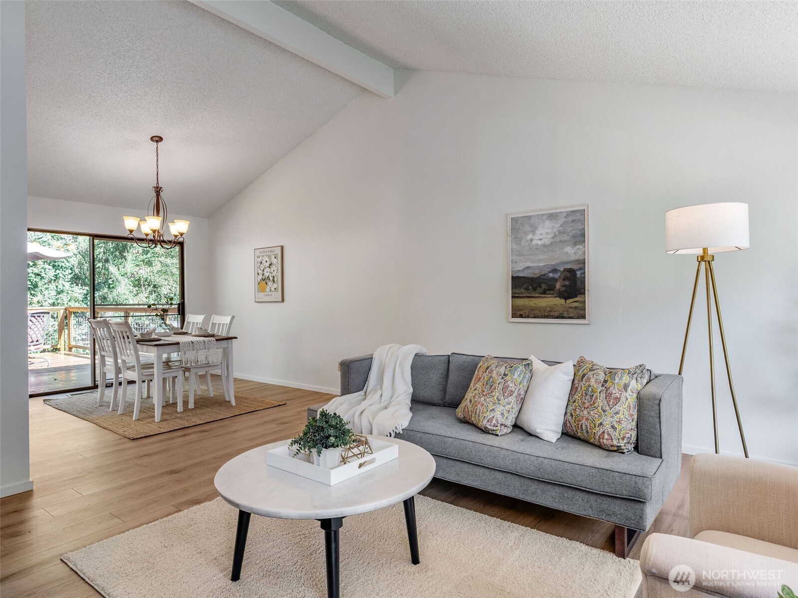 2114 Ne Bartre Court Property Photo 6