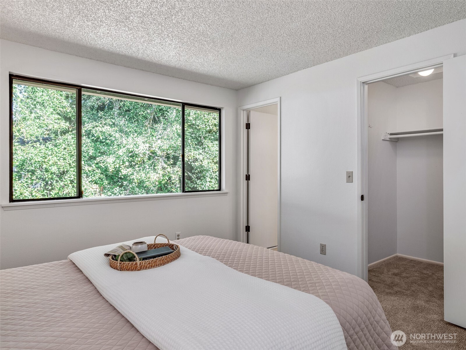 2114 Ne Bartre Court Property Photo 13
