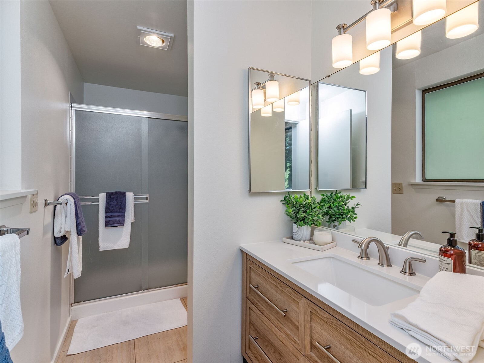 2114 Ne Bartre Court Property Photo 14
