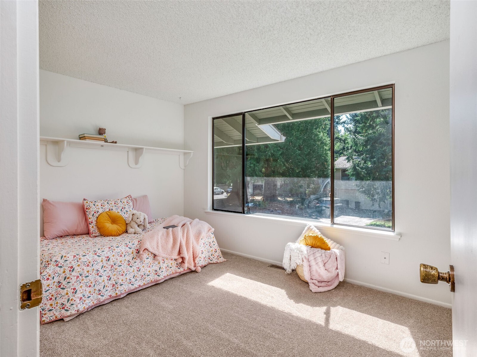 2114 Ne Bartre Court Property Photo 16