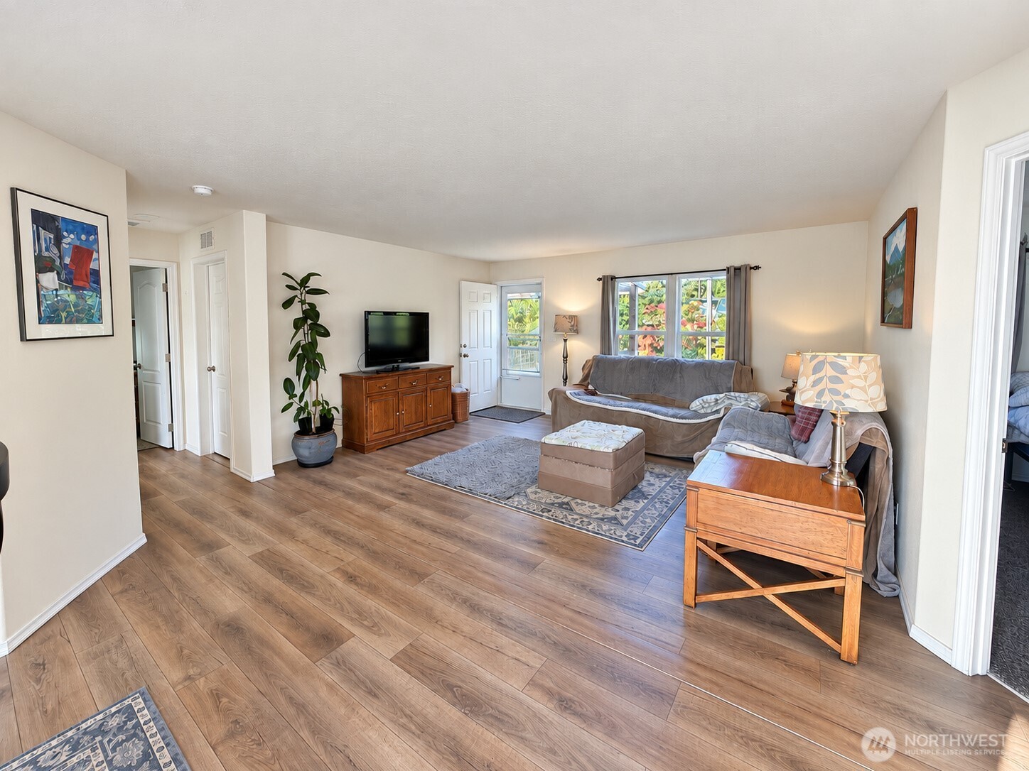 27514 V St Property Photo 8