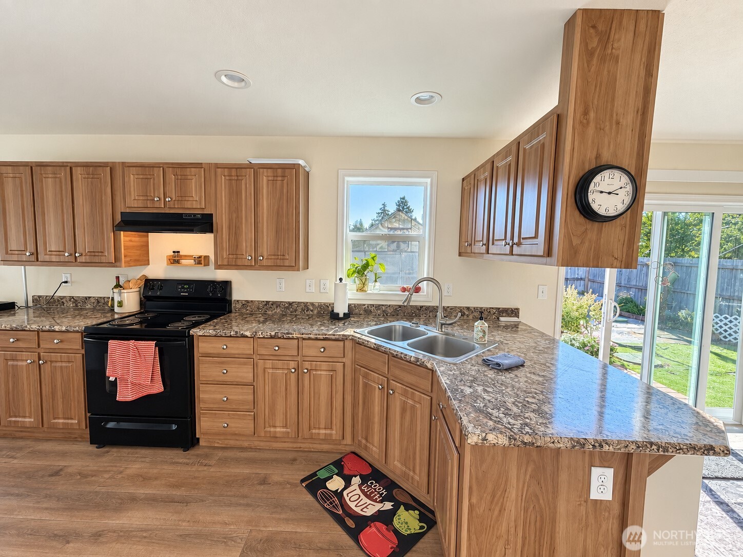 27514 V St Property Photo 10
