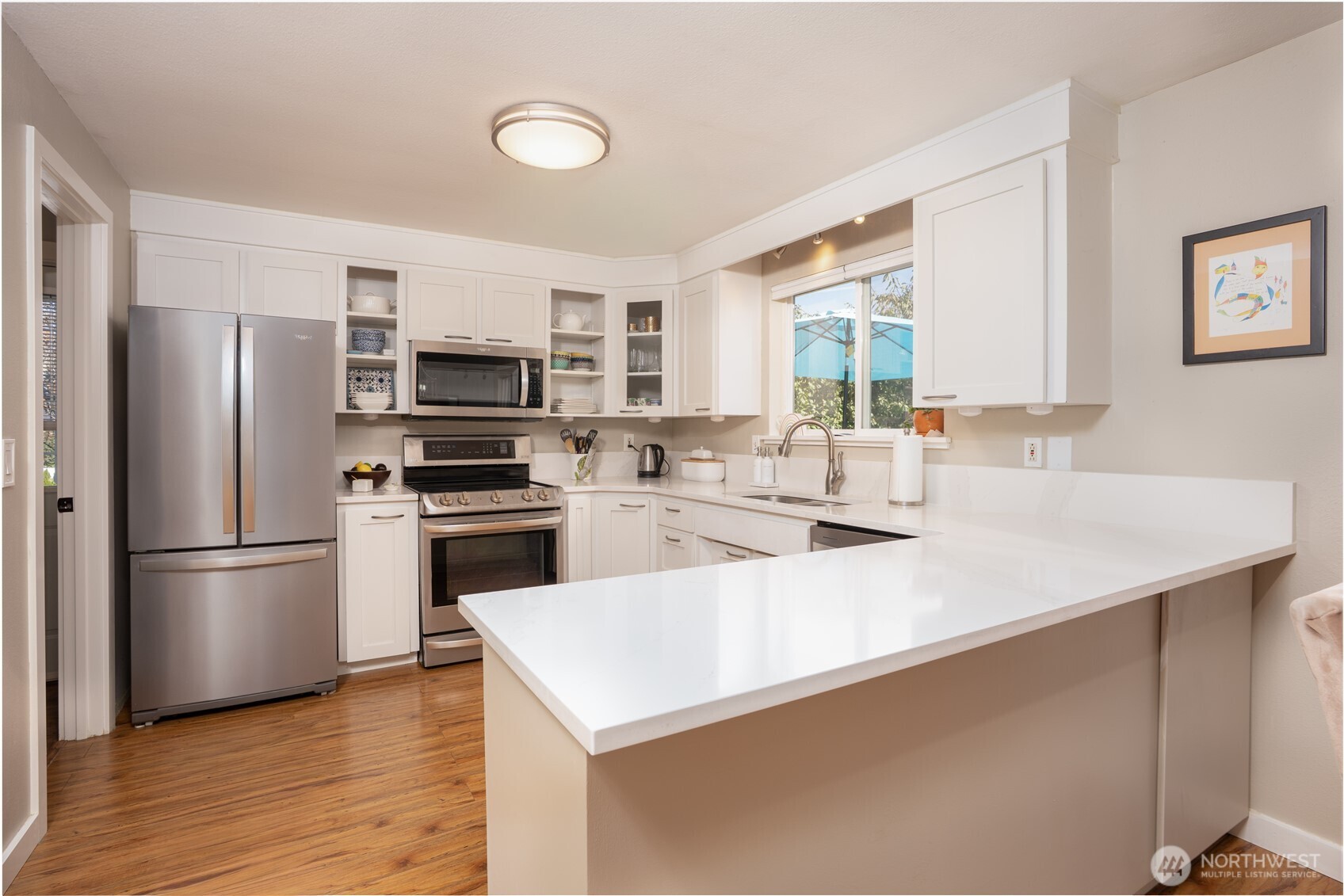 6205 Soundview Drive Property Photo 12