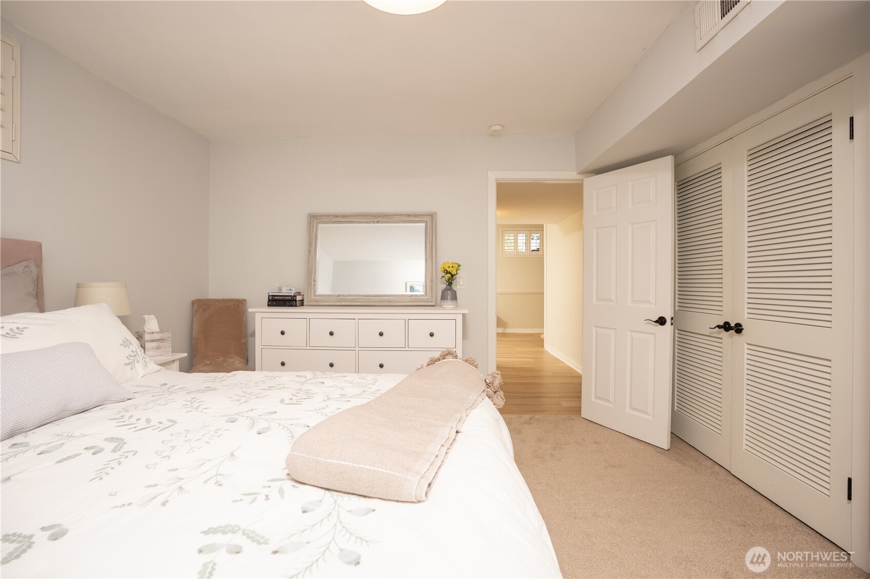 6205 Soundview Drive Property Photo 26