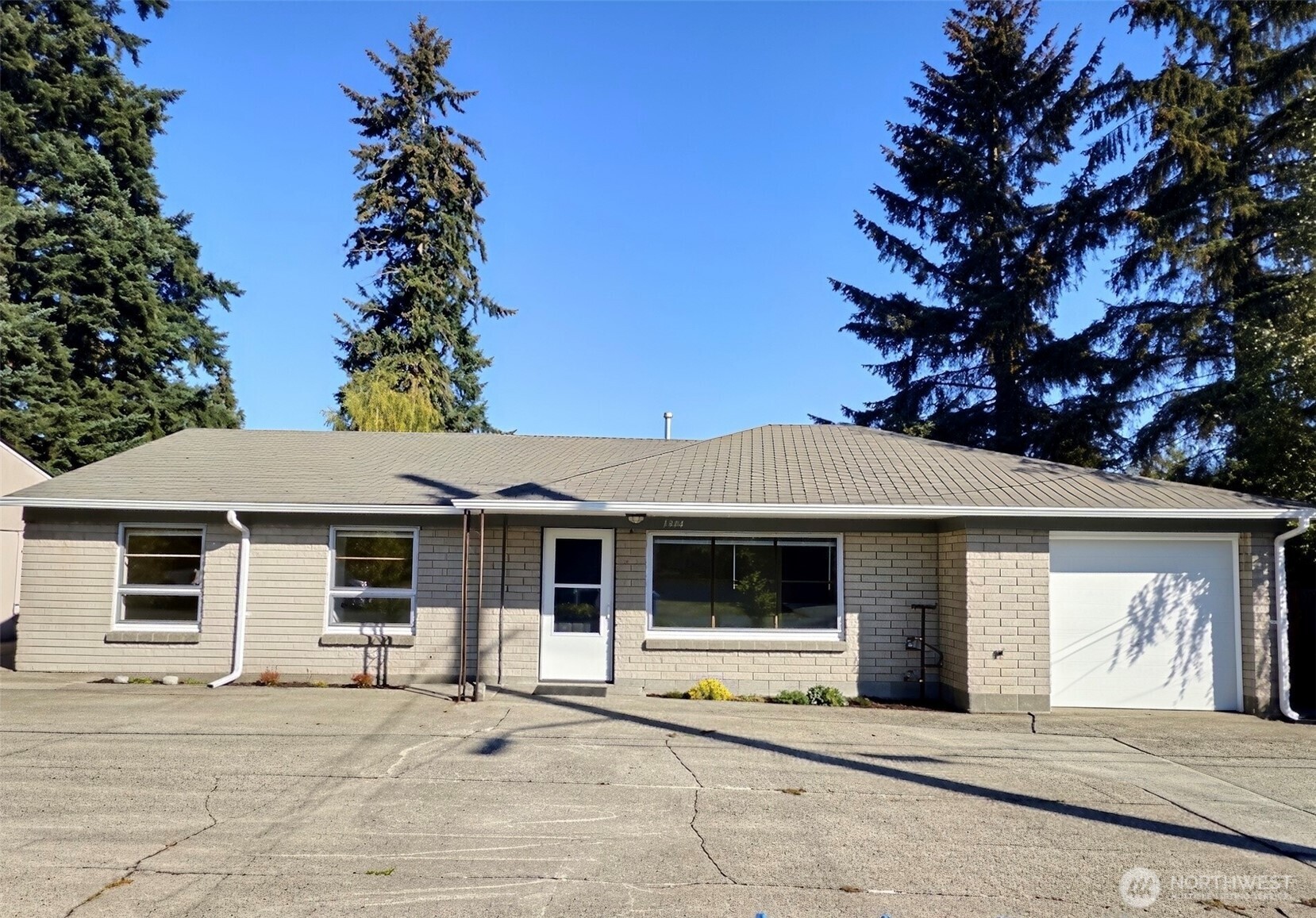 1314 N 188th Street Property Photo 1
