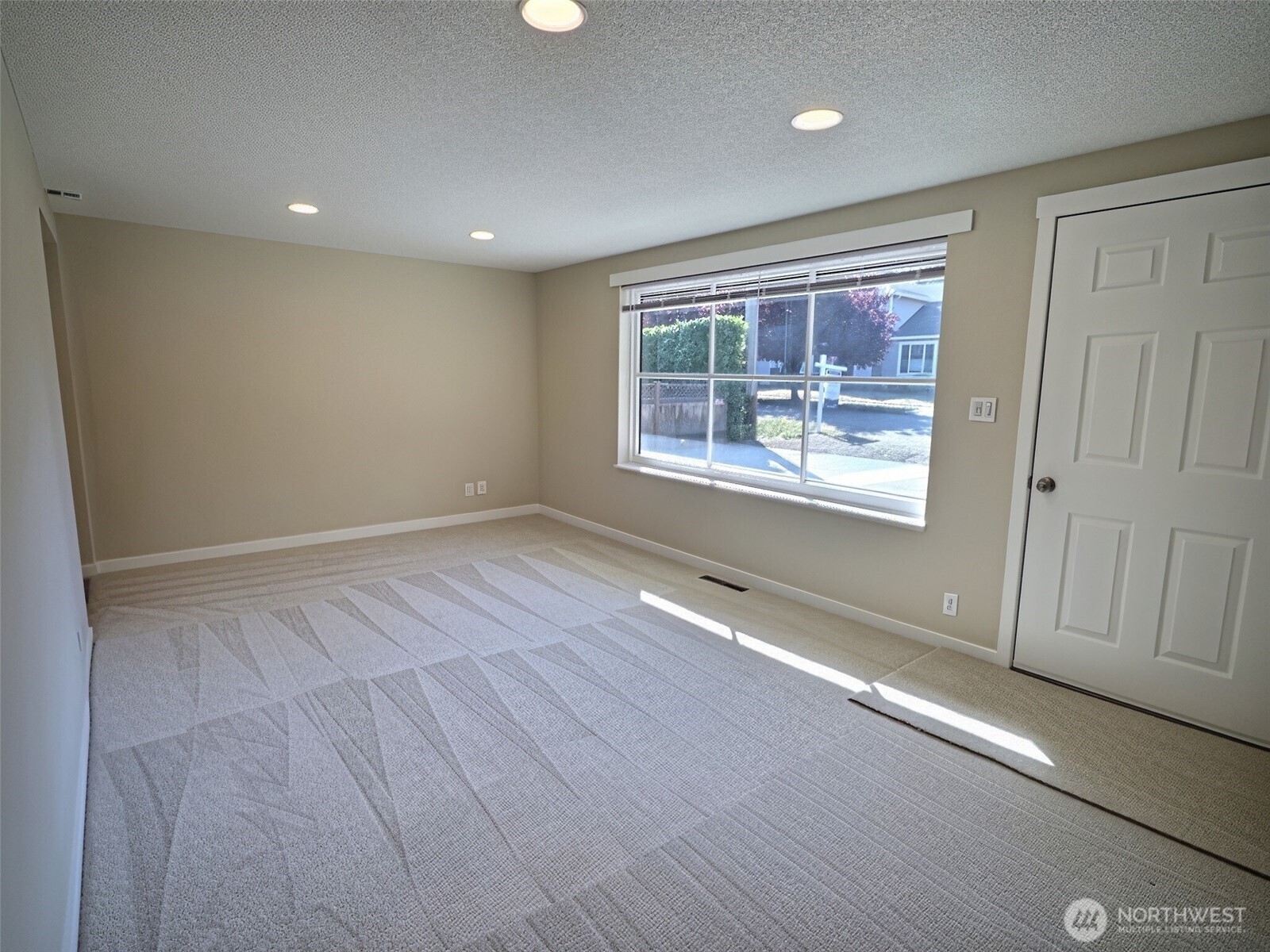 1314 N 188th Street Property Photo 4