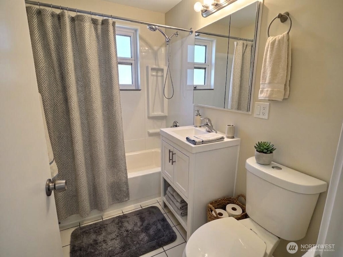 1314 N 188th Street Property Photo 14