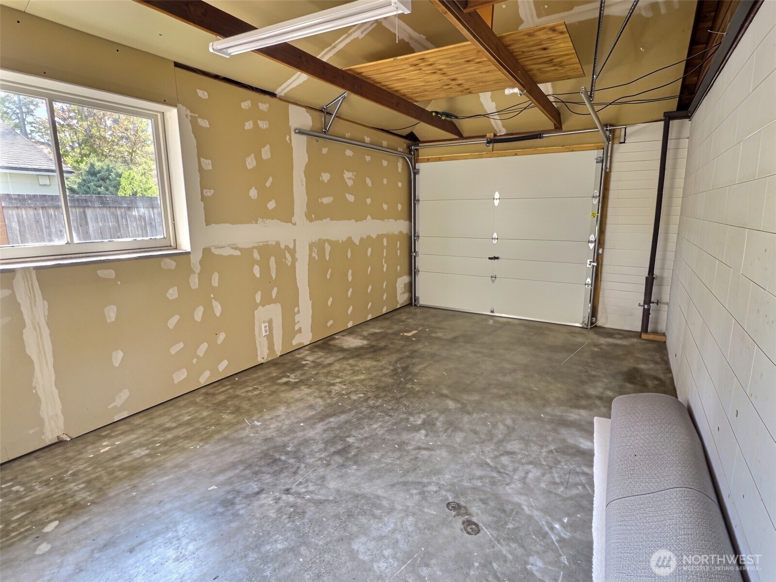 1314 N 188th Street Property Photo 23