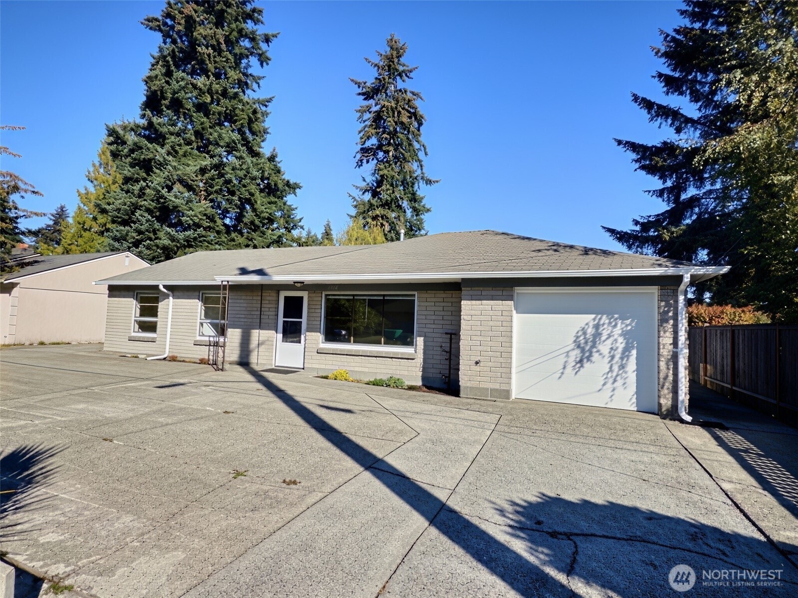 1314 N 188th Street Property Photo 27