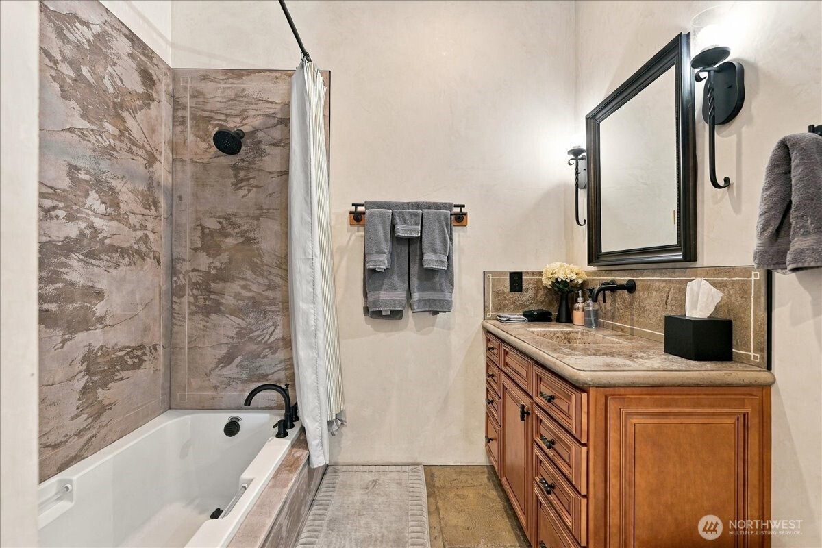 1396 S Tyee Avenue Property Photo 16