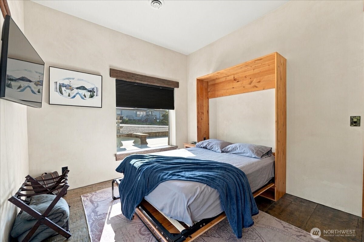 1396 S Tyee Avenue Property Photo 20