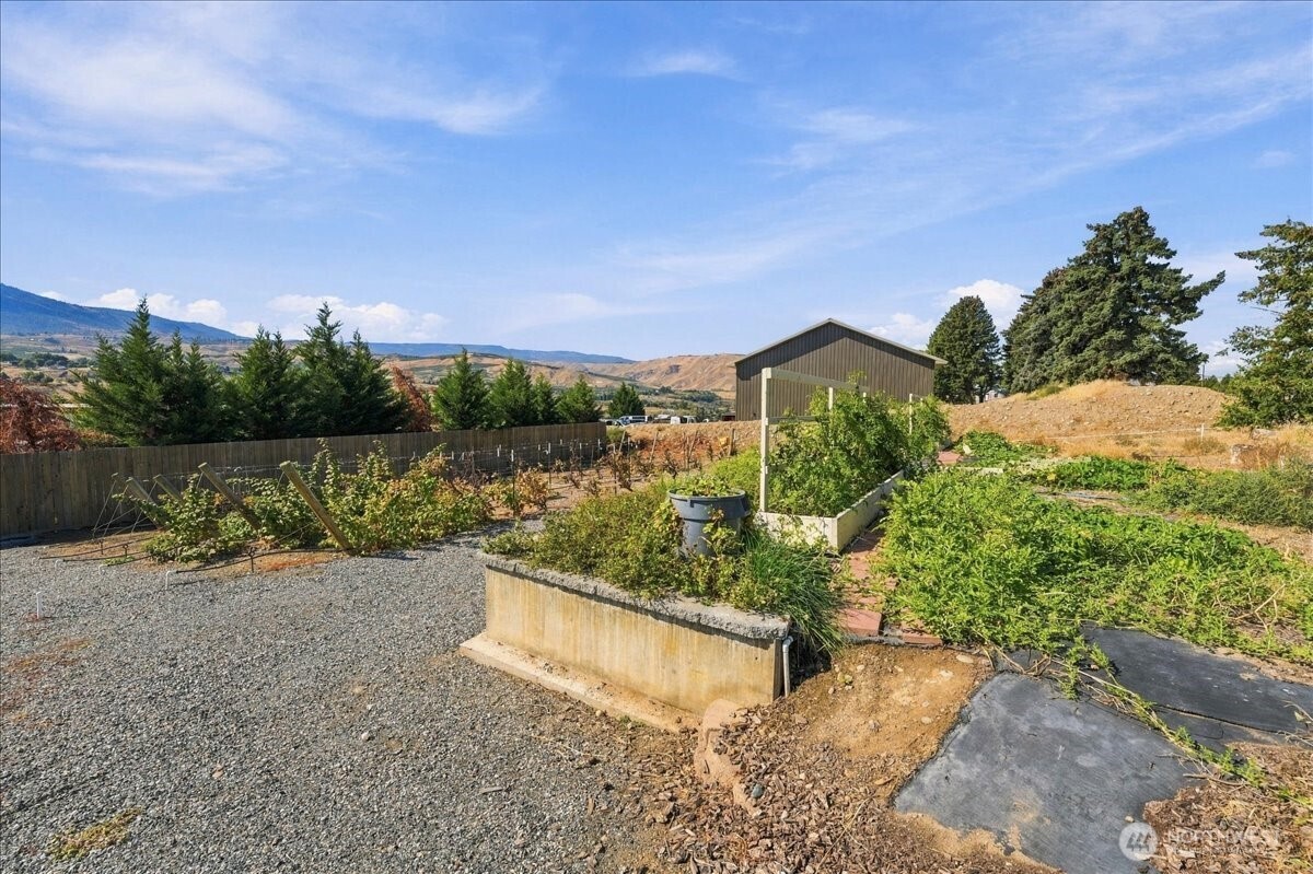 1396 S Tyee Avenue Property Photo 36