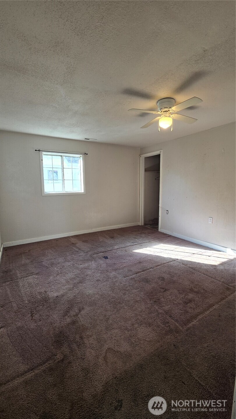 307 W Summa Street Property Photo 9