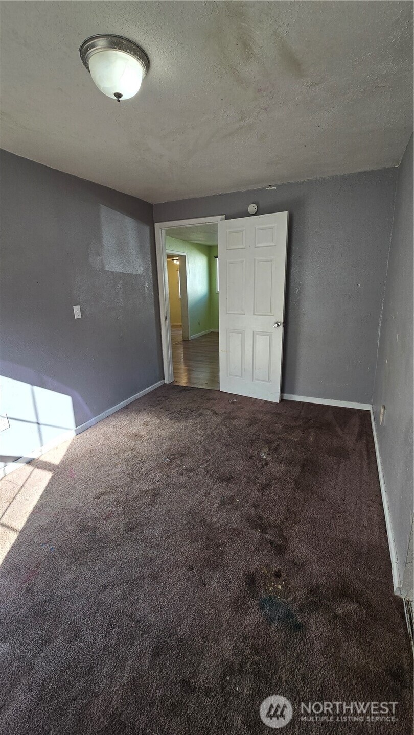 307 W Summa Street Property Photo 13
