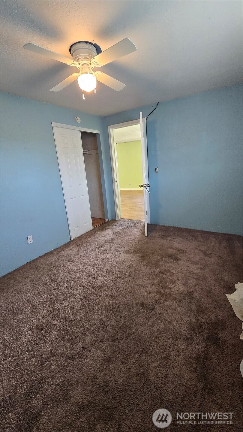 307 W Summa Street Property Photo 15