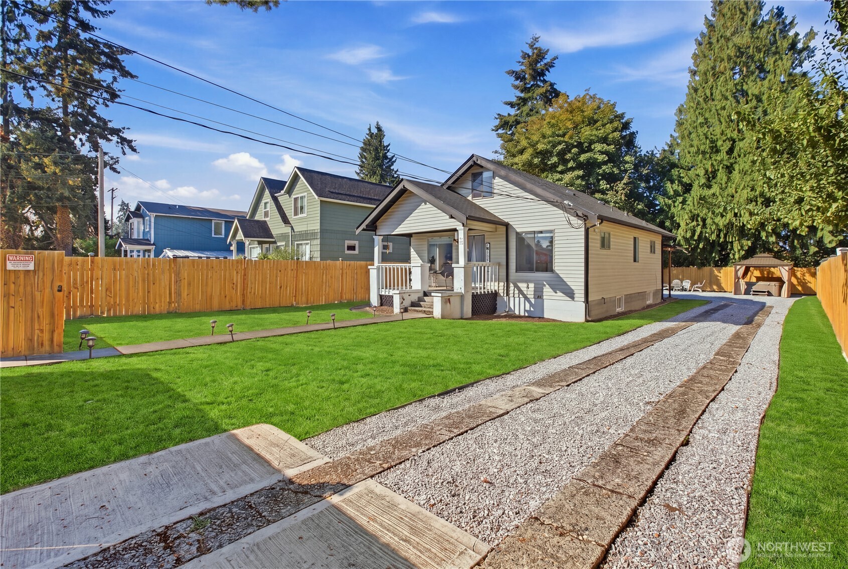 5506 S Sheridan Avenue Property Photo 2