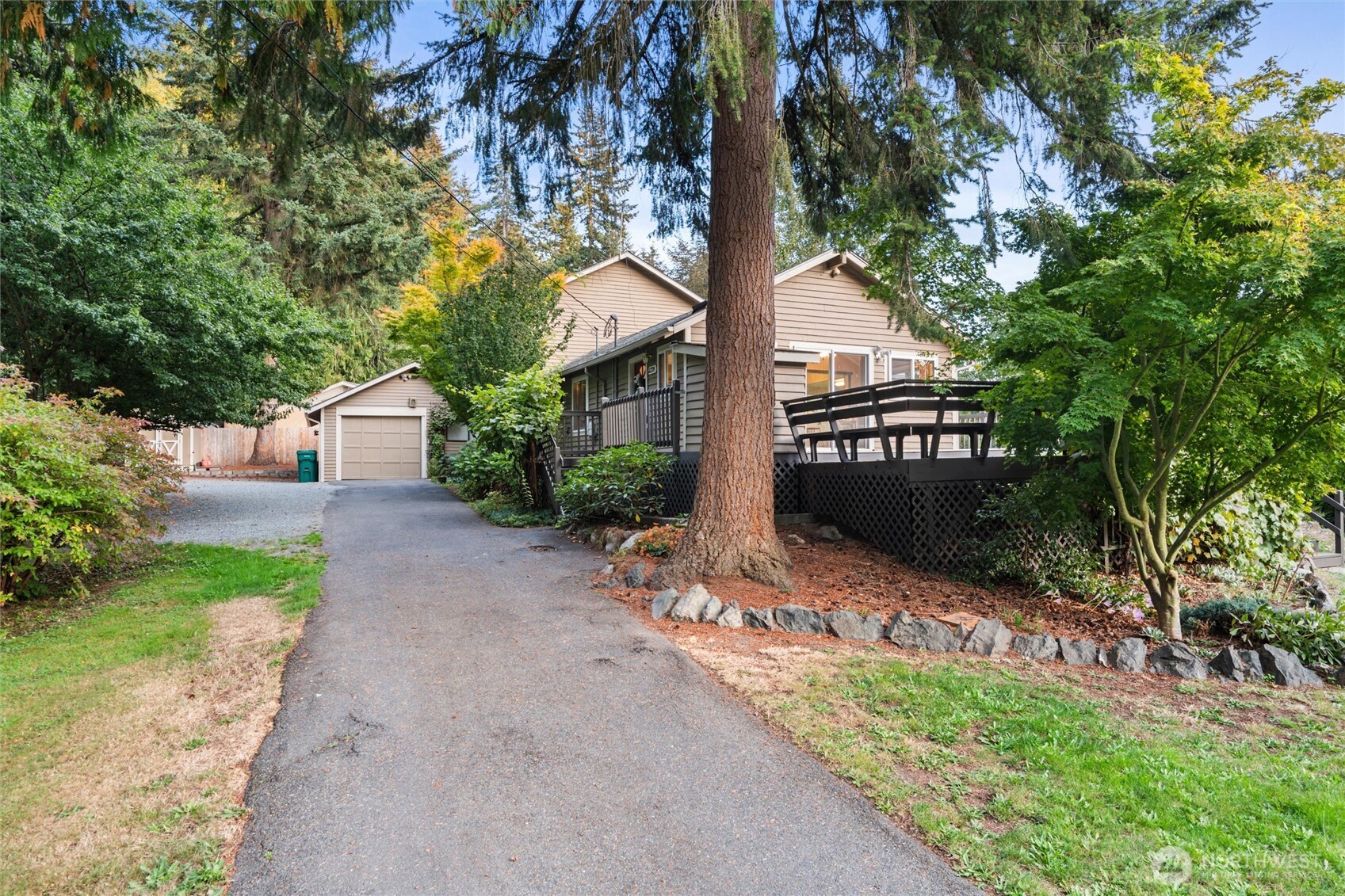 1228 S Lake Stickney Drive Property Photo 3
