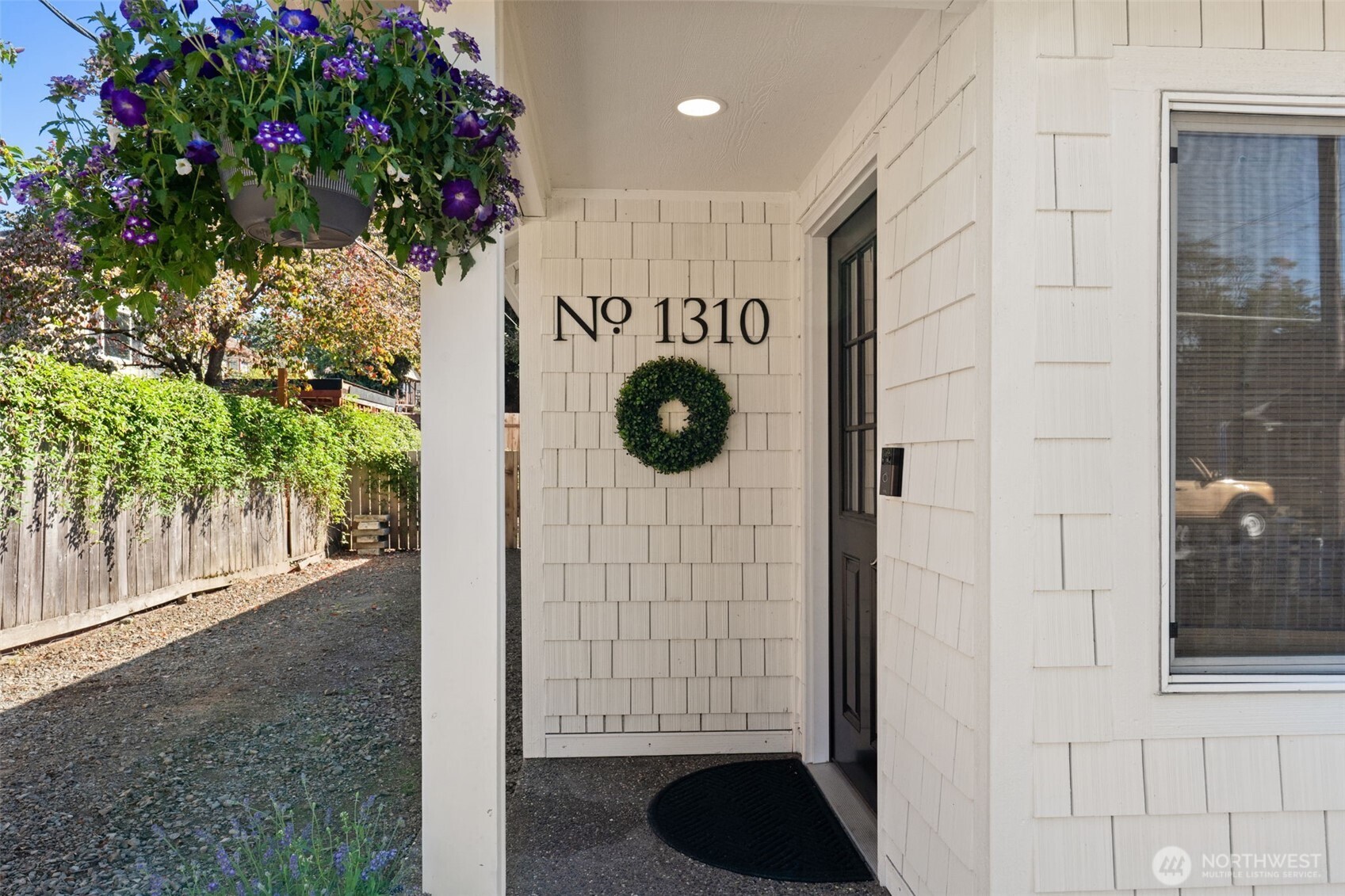 1310 N Montgomery Avenue Property Photo 2