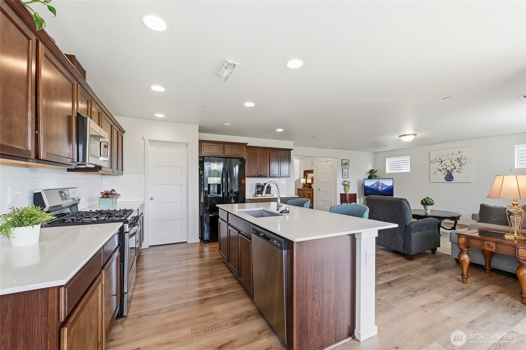 7142 42nd Place Property Photo 7