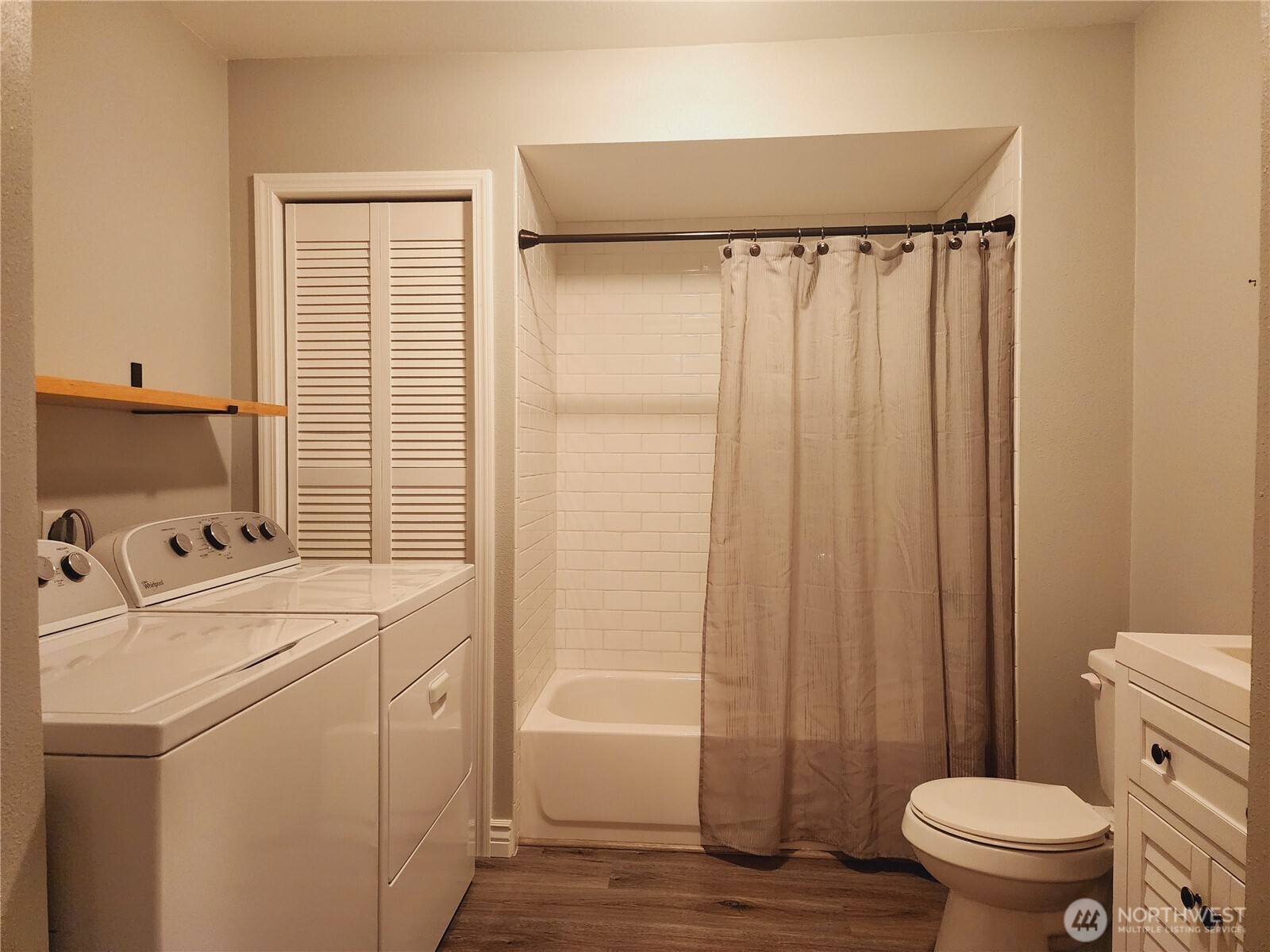 8120 Berry Ridge Lane Property Photo 15