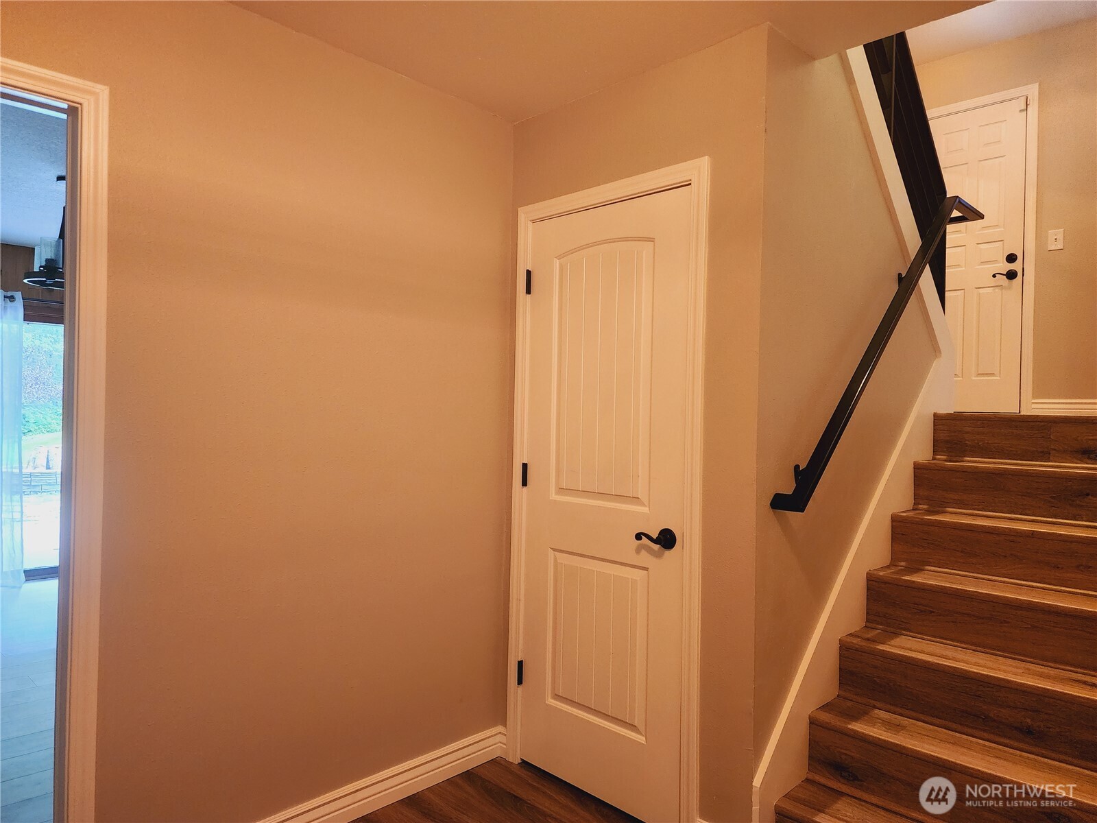 8120 Berry Ridge Lane Property Photo 18