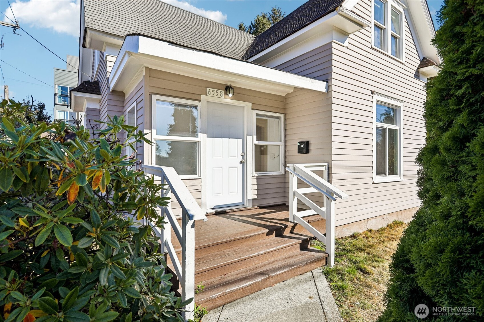 6558 16th Avenue Property Photo 4
