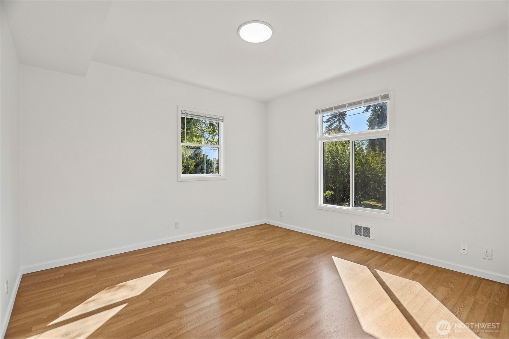 6558 16th Avenue Property Photo 6