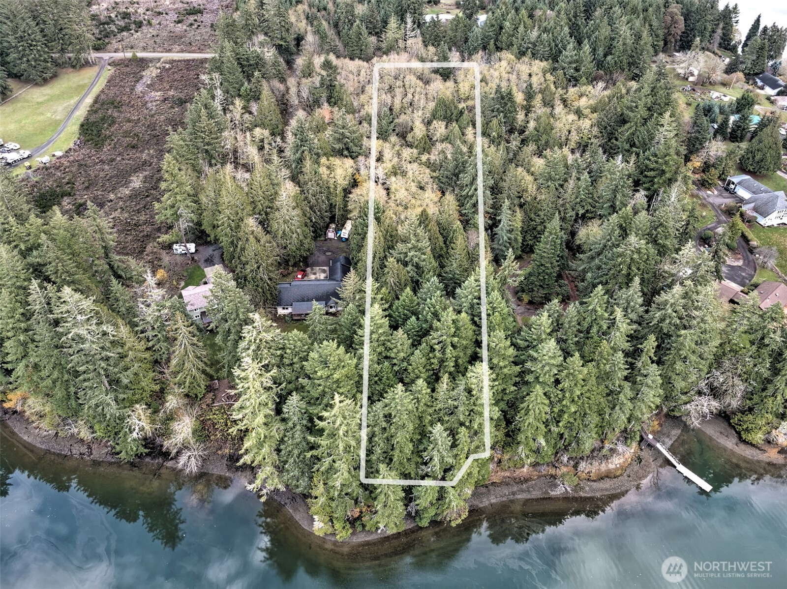 120 Se Sells Drive Property Photo 4