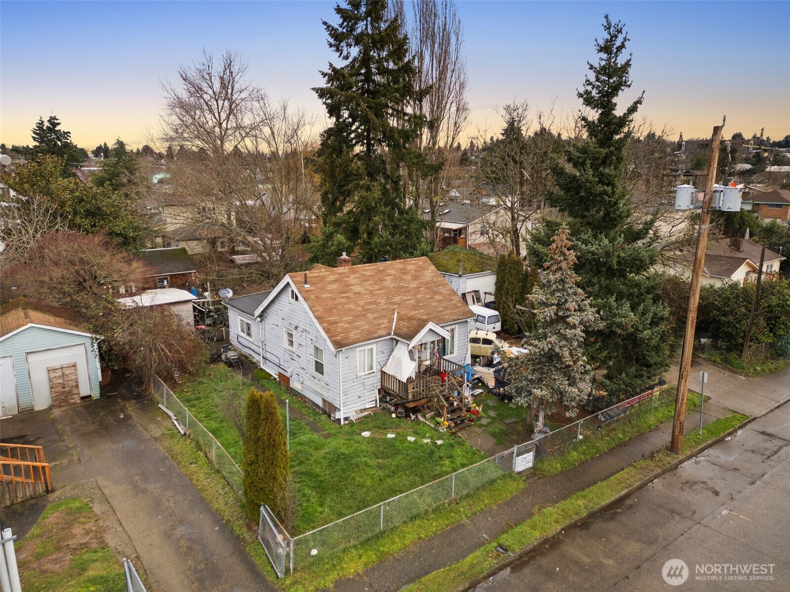 6754 40th Avenue Property Photo 4