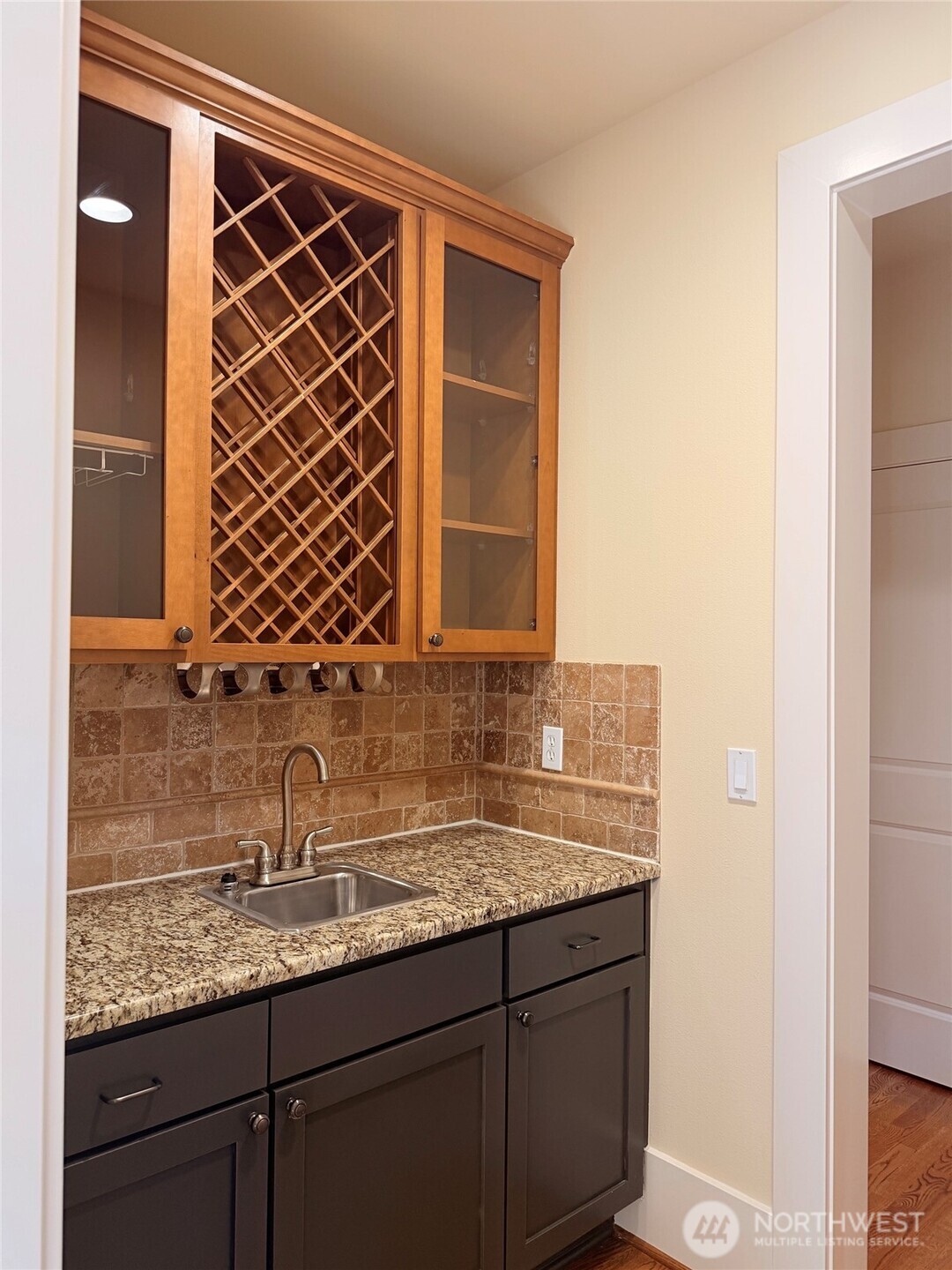 1601 Lyons Avenue Property Photo 8