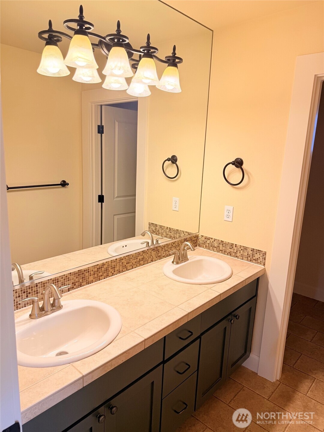 1601 Lyons Avenue Property Photo 10