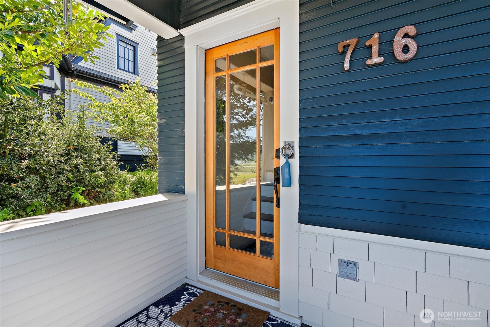 716 First Street Property Photo 5