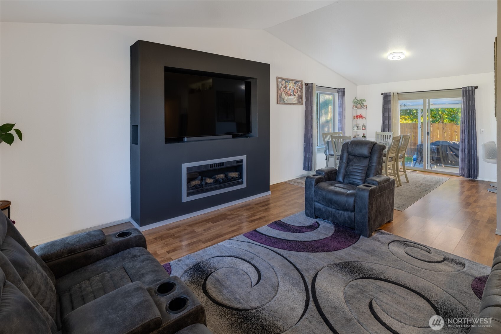 559 Algona Boulevard Property Photo 10