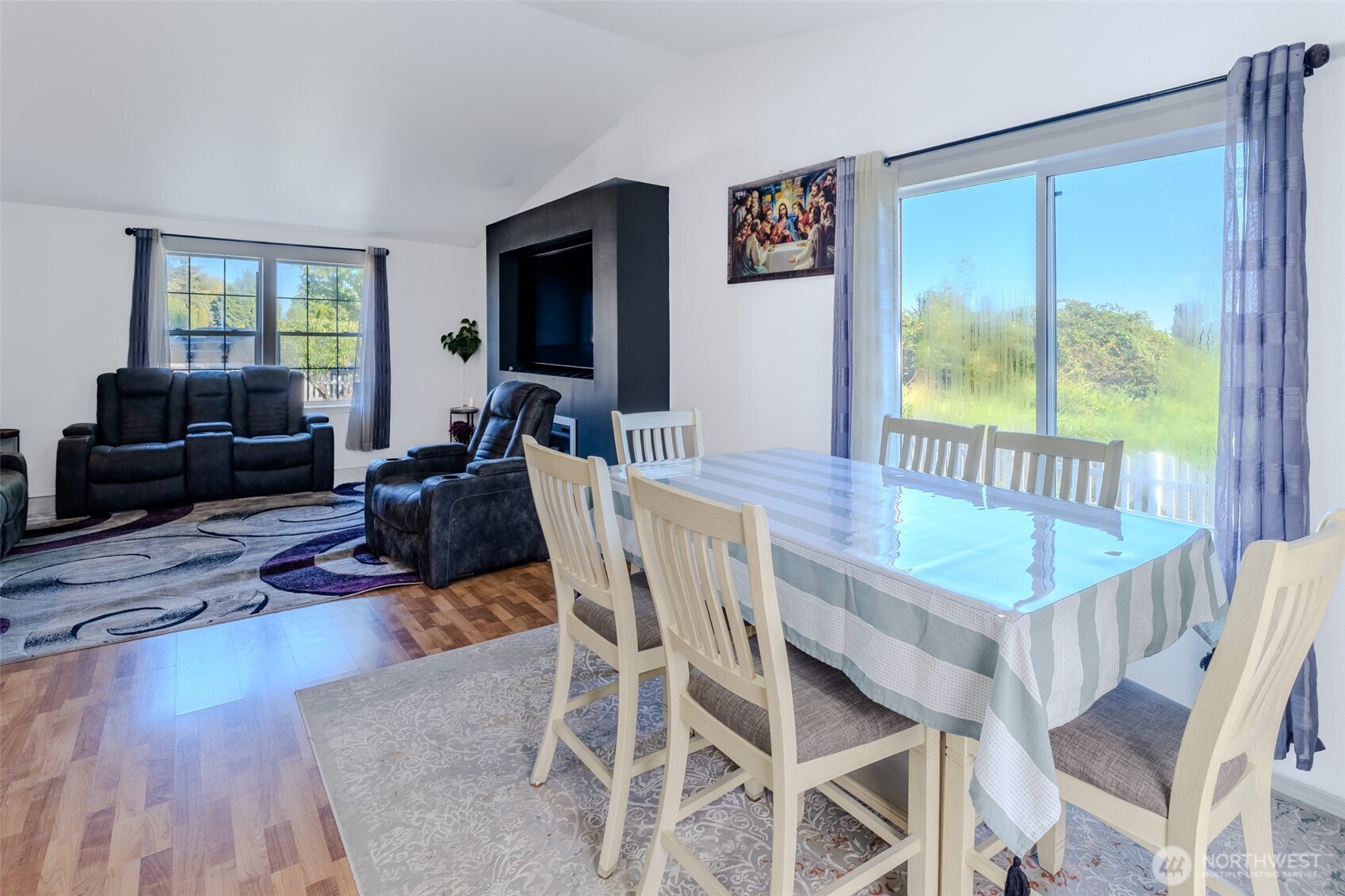 559 Algona Boulevard Property Photo 11