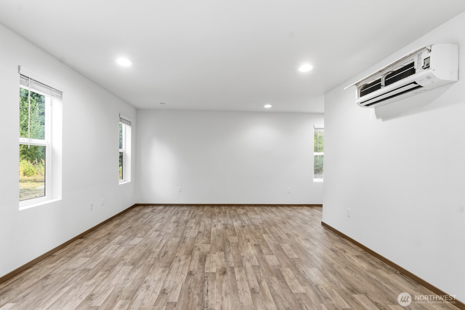 2111 Chesney Road Property Photo 10